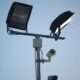 Cámaras CCTV en mástil exterior para vigilancia de muelle o perímetro industrial