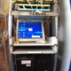 Rack de red con switches y equipos en instalación Ibersystems para edificio