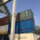 Antena de red inalámbrica en entorno logístico e industrial para cobertura o enlace